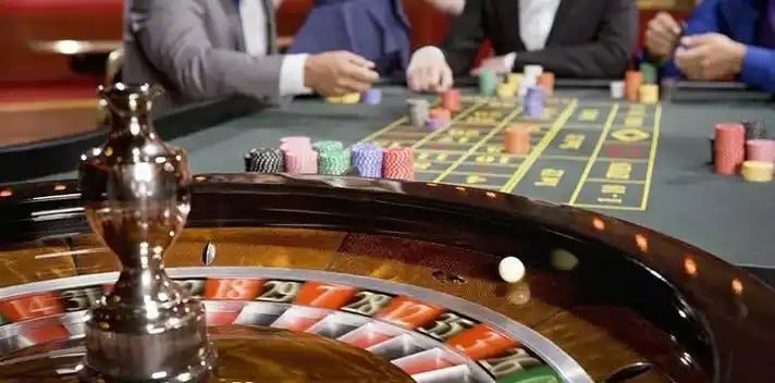 ibet789 apk VIP ကစားသမားများ Private Casino Table တွင် ကစားနေသော မြင်ကွင်း